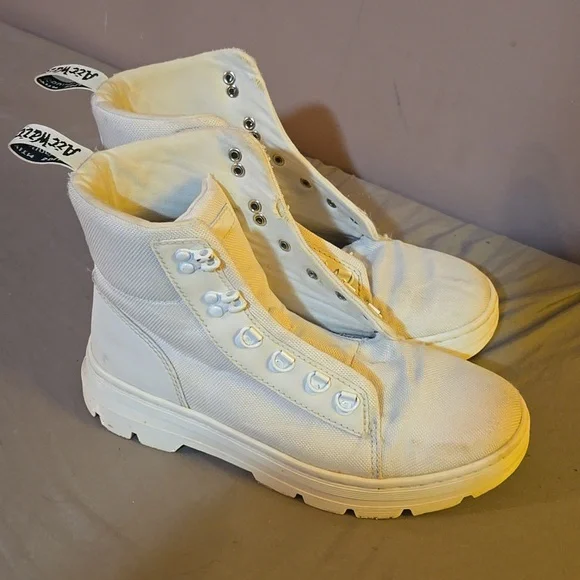 Dr. Martens White Combs Boot - Picture 1 of 5
